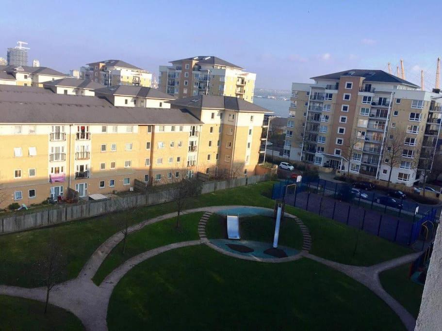 1 Bedroom Flat Near Excel, O2, Canary Wharf - London Exterior photo